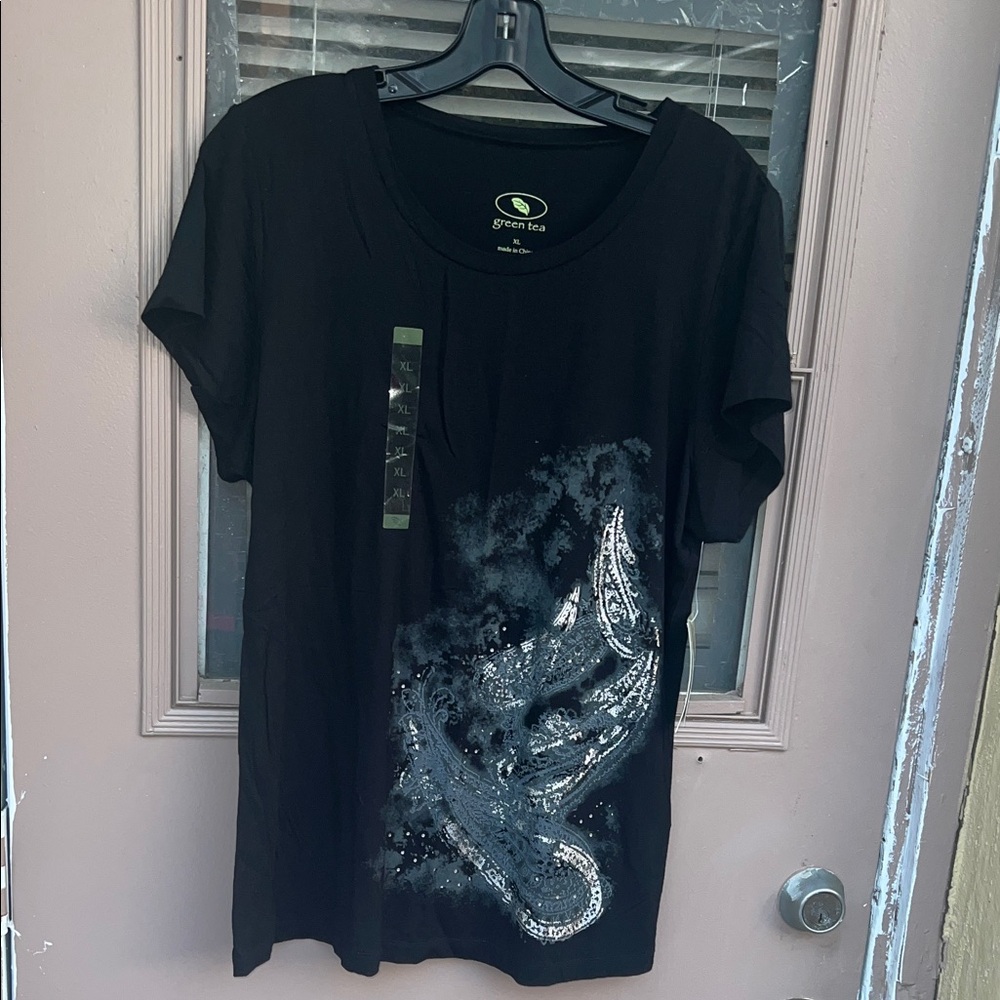 GreenTea Black Tee with Silver Paisley Swirl